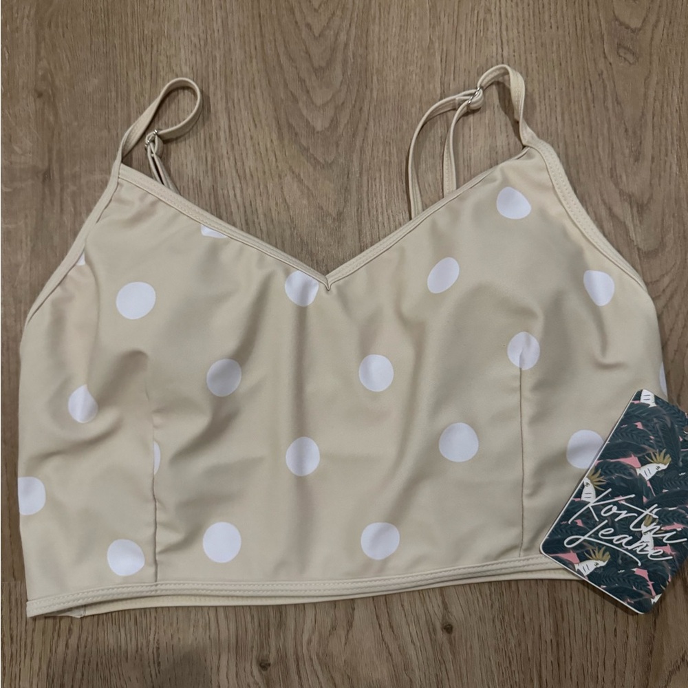 Kortni jeane M dot top